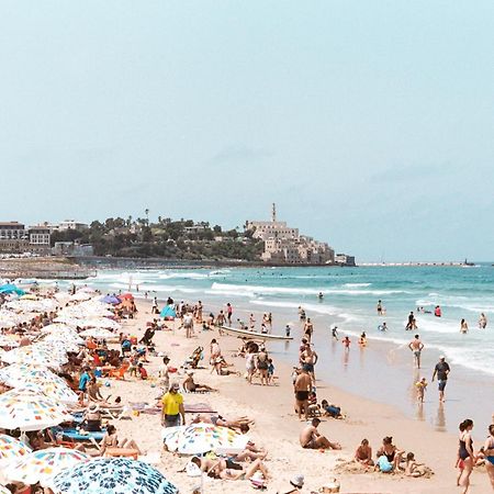 Wom Beach Pod Hotel - A Member Of Brown Hotels Tel Aviv Bagian luar foto
