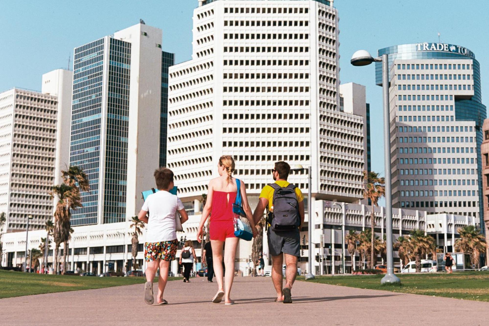 Wom Beach Pod Hotel - A Member Of Brown Hotels Tel Aviv Bagian luar foto