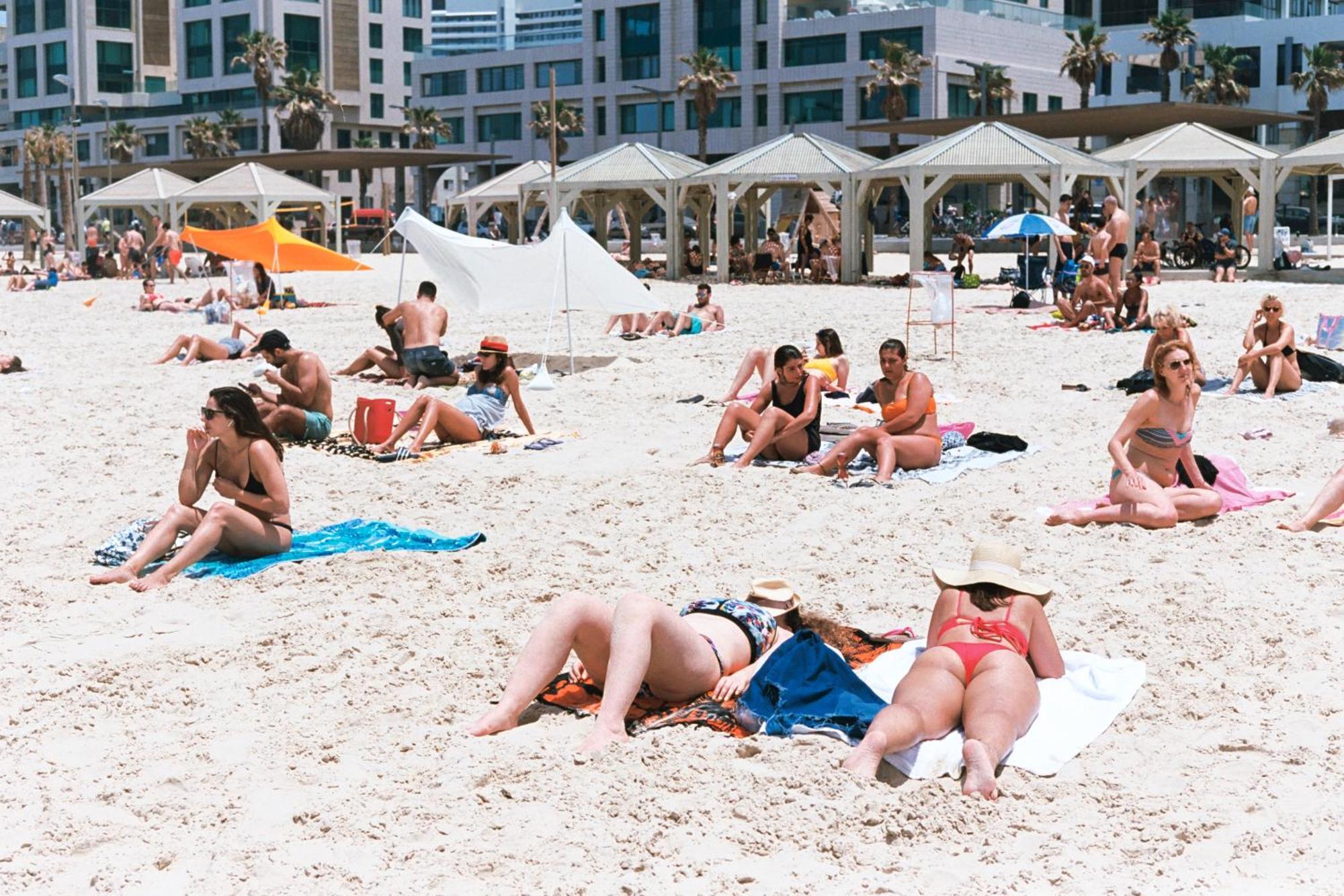 Wom Beach Pod Hotel - A Member Of Brown Hotels Tel Aviv Bagian luar foto